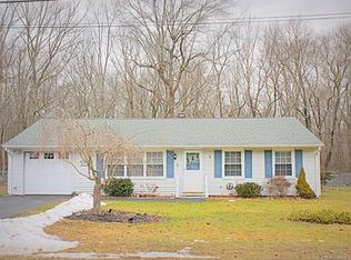 5 Pennywise Ln, Ledyard, CT 06339