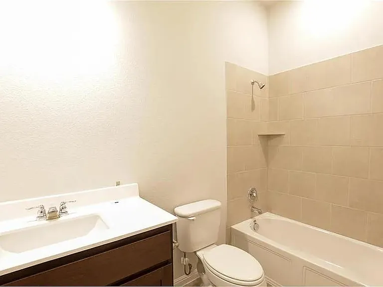 135 Horseshoe Cv — Photo 13