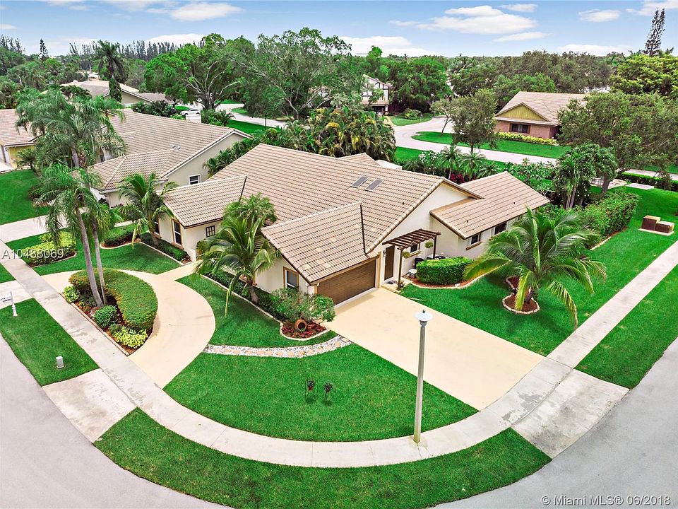 1st image of 91 NW 128th Ave