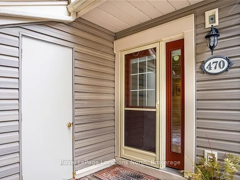 470 Oxbow Cres #10 — Photo 2