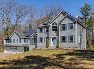 57 Bayberry Hill Rd, Townsend, MA 01474