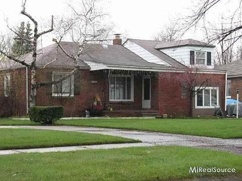 2nd image of 27927 Ruehle St