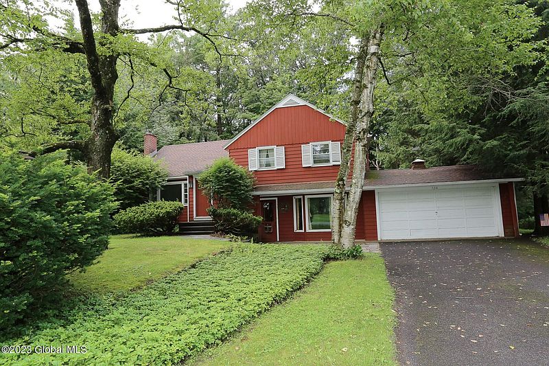 2nd image of 134 Birch Lane
