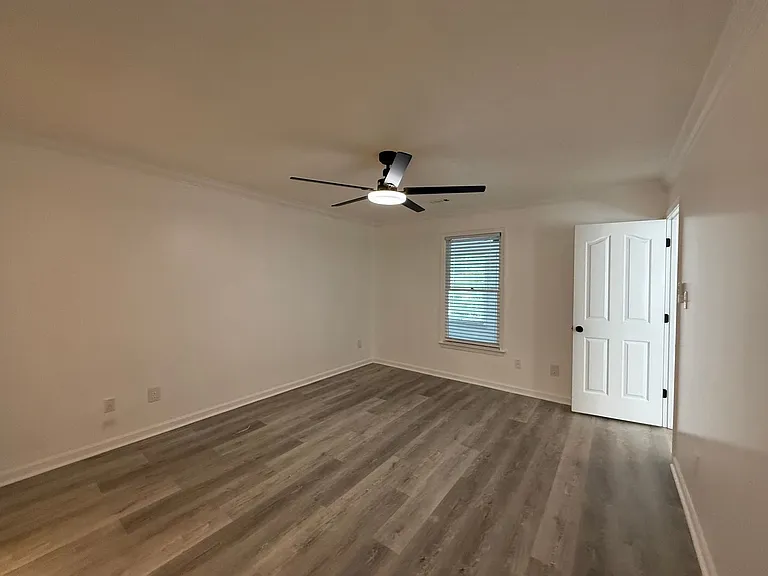 425 Autumnwood Dr SW — Photo 4