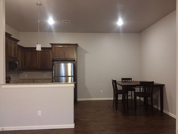 3rd image of 4333 Edinburg Way