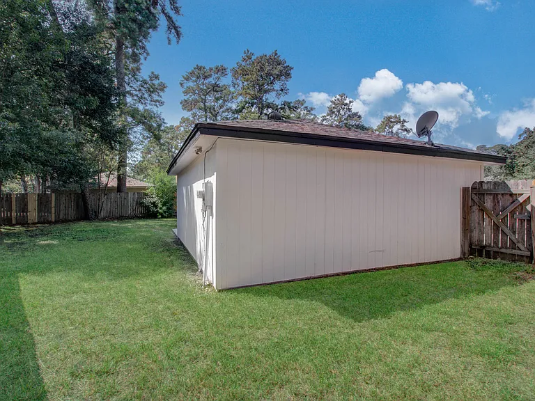 15126 Forest Lodge Dr — Photo 27