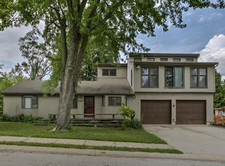 1310 E 133rd St, Grandview, MO 64030