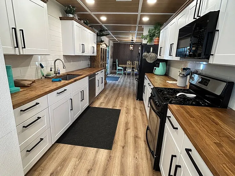 3417 Thunderbird Dr — Photo 3