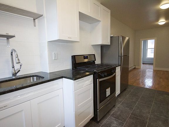 2nd image of 123 Montrose Ave #3A