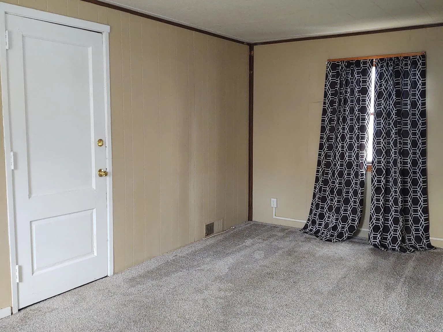 1 bed, 750 sqft, $1,350 — Photo 4