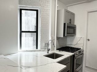 697 10th Ave APT 5RN, New York, NY 10036