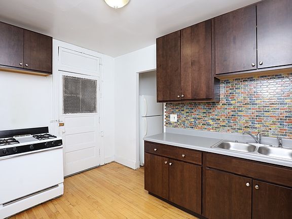 3rd image of 2330 N Spaulding Ave Unit A4