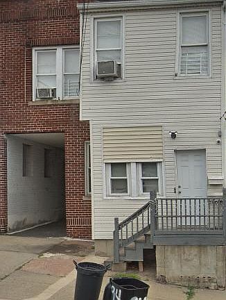 2nd image of 94 King St Floor 1