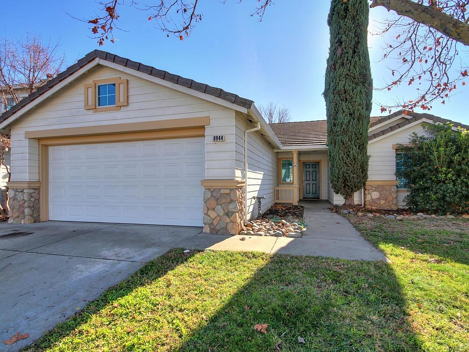 1st image of 8944 Four Seasons Dr
