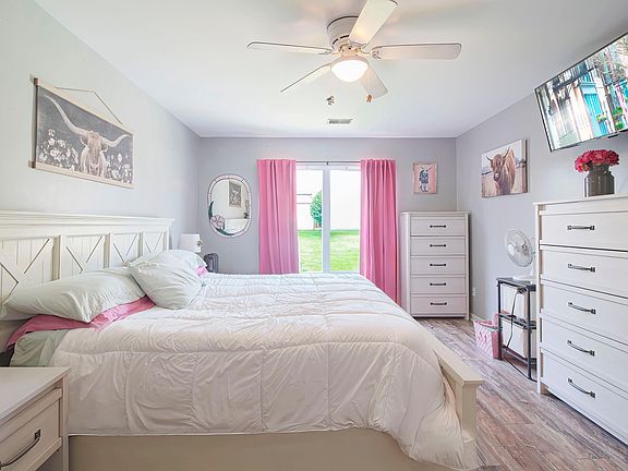 5th image of 210 Sparkleberry Ln
