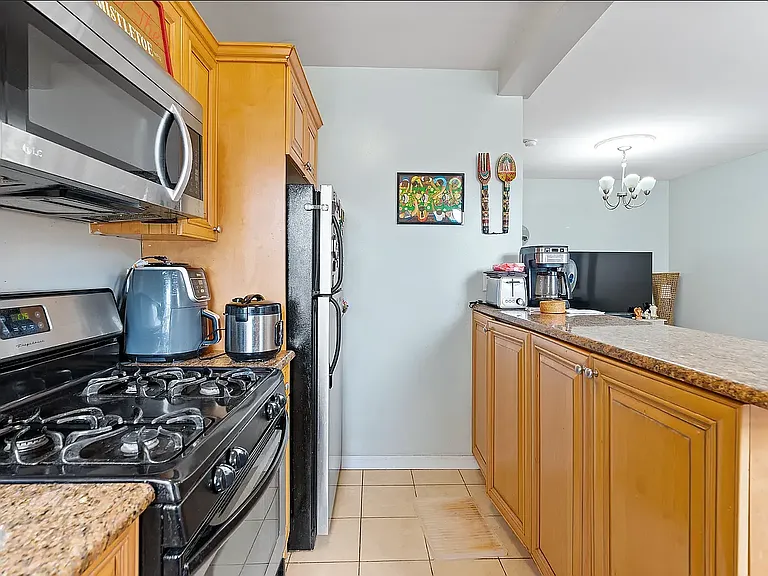405 E 116th St #4 — Photo 5