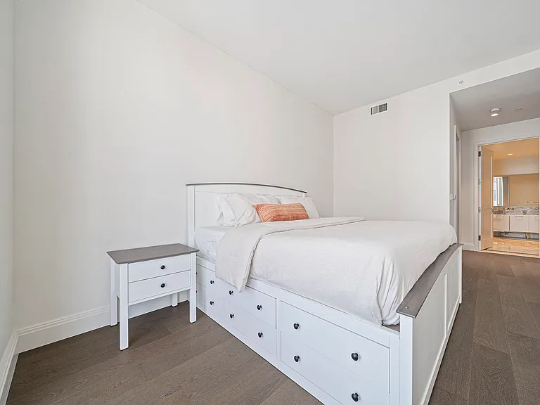 240 Devonshire St #5112 — Photo 42