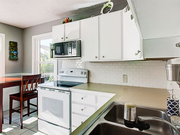 4th image of 3221 E Gregson Ave