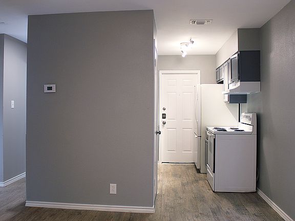 4th image of 844 E Sunshine Dr #102