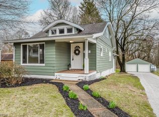 1638 Woods Rd, Akron, OH 44306