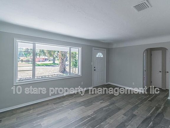 5th image of 1037 Alhambra Way S