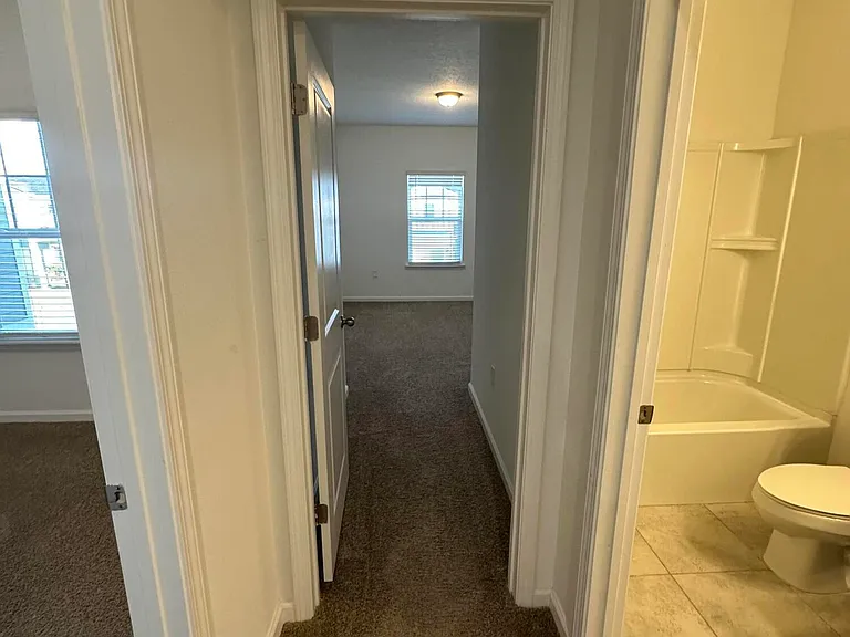 136 Pinebury Ln — Photo 19