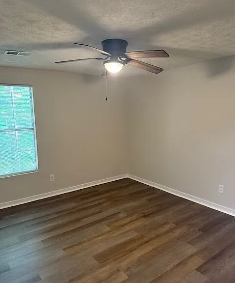 104 N Meade Dr — Photo 9