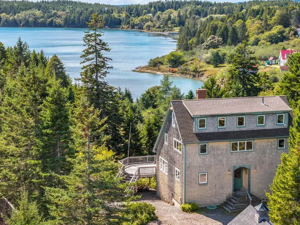 7 Minturn Road, Swans Island, ME 04685