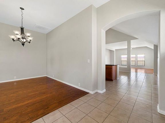 3rd image of 2648 Deer Hollow Dr