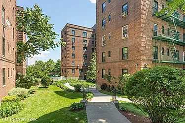 Rented by Living New York