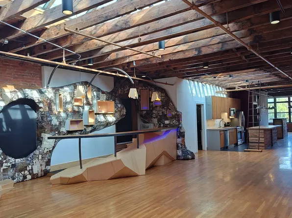 181 Chrystie Street image 2 of 13