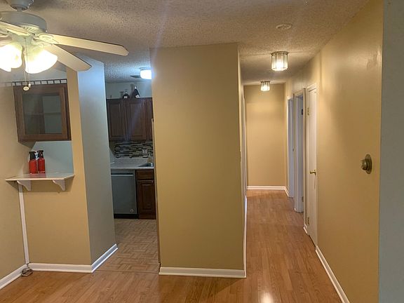 4th image of 725 Grove Dr APT 112