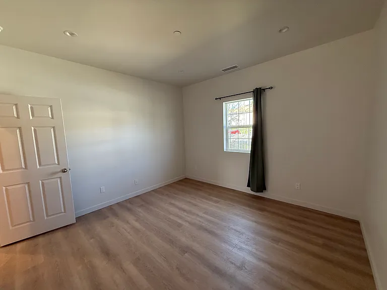 20352 Sherman Way — Photo 37