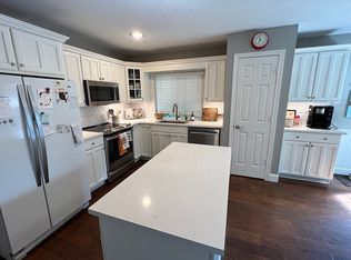 313 Canterbury St, Euless, TX 76039