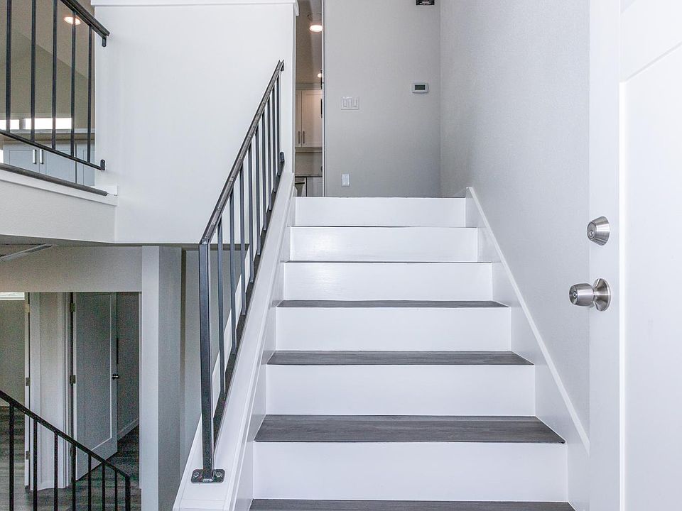 Entry to this inviting split level home.