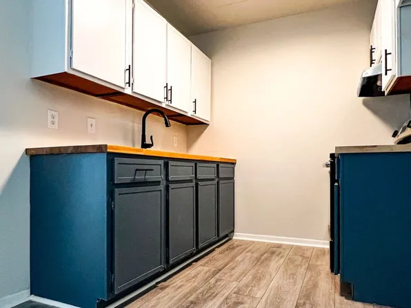 Flats on Ferry, 1845 Ferry St #107, Anoka, MN 55303