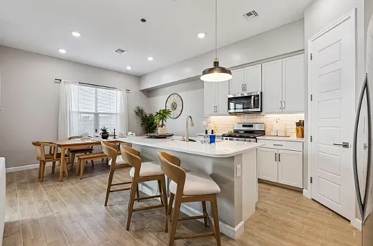 5017 E Anderson Dr — Photo 12