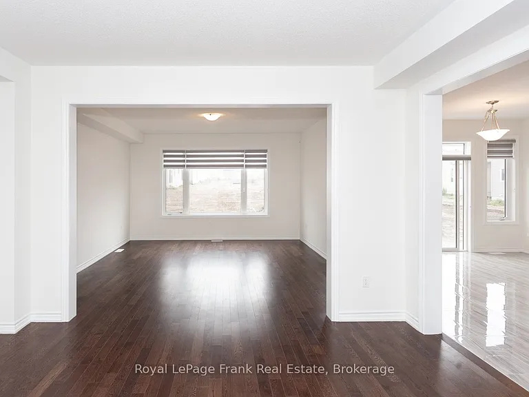 5 Hennessey Cres — Photo 5