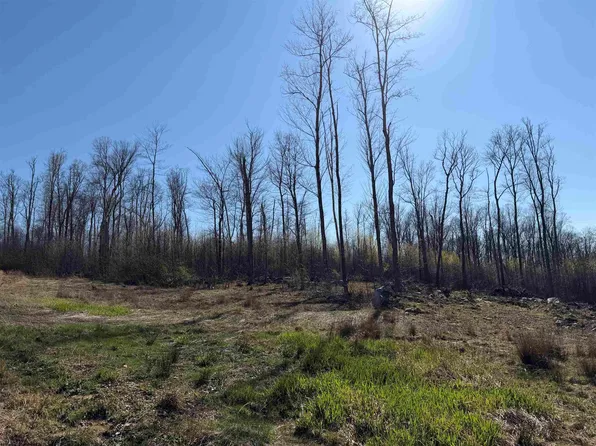 3 Poplar St, Bruceton Mills, WV 26525