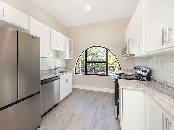 4th image of 3000 Beach Blvd S #9A