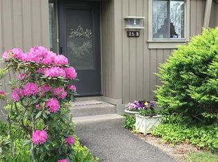 25 Heritage Vlg #B, Southbury, CT 06488