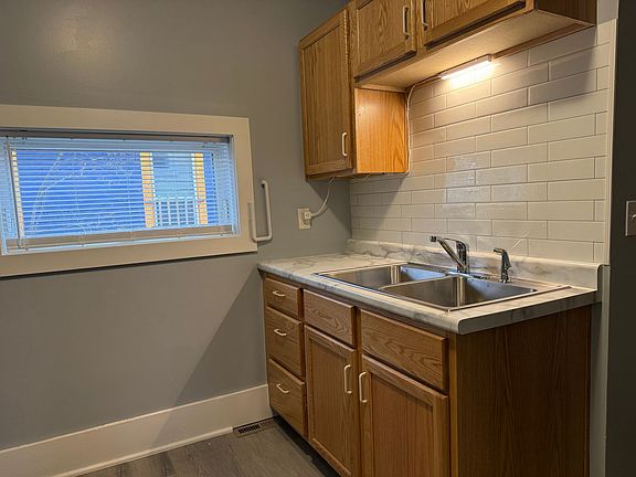 5th image of 1507 Newton Ave N #1