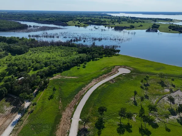 399 Harborside Ter, Windom, TX 75492