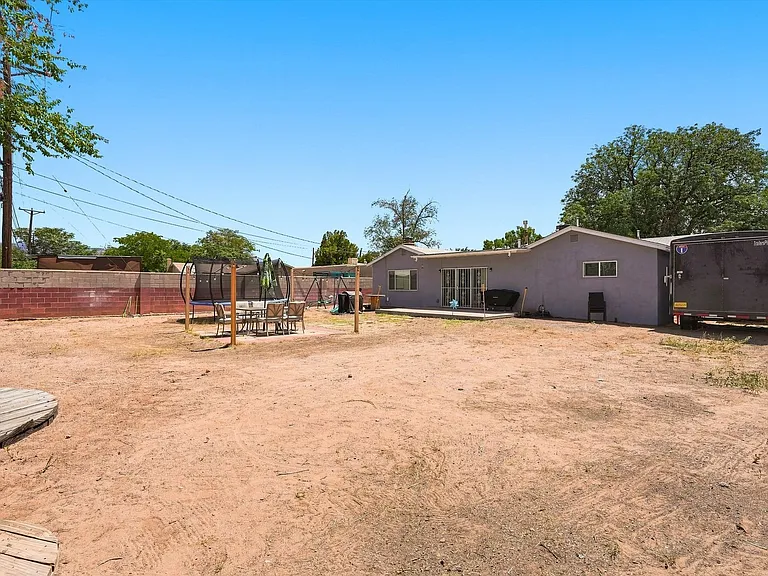 3707 Comanche Rd NE — Photo 32