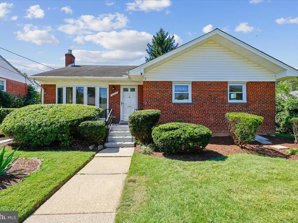 4704 Adrian St, Rockville, MD 20853
