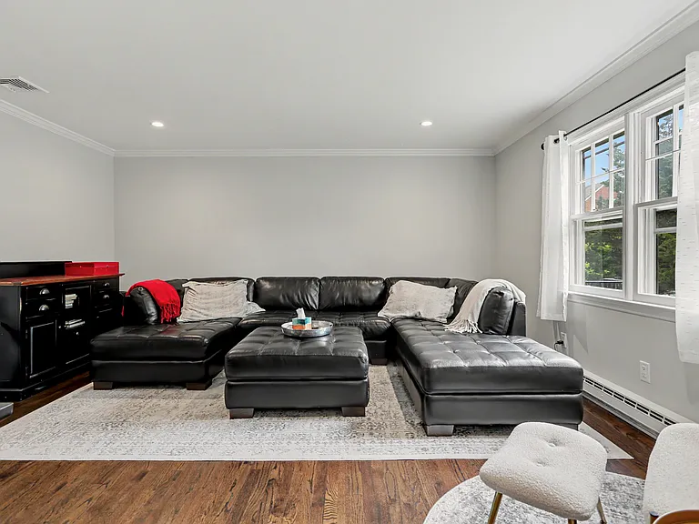 45 Moshier St — Photo 4