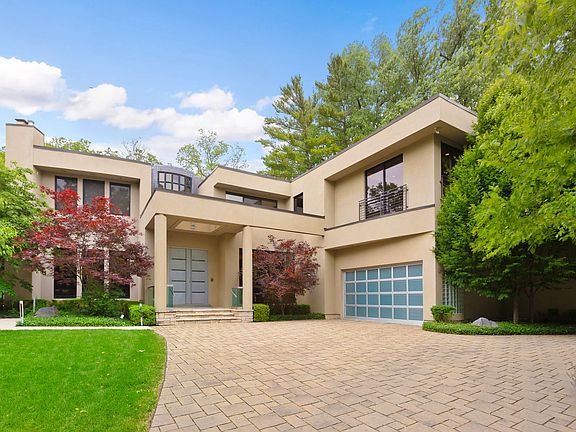 2nd image of 328 Shoreline Ct