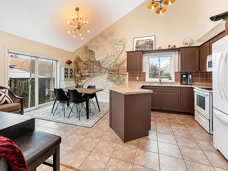 11460 Timber Bay Cres — Photo 11