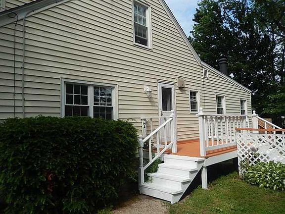 3rd image of 4817 Greenwood St