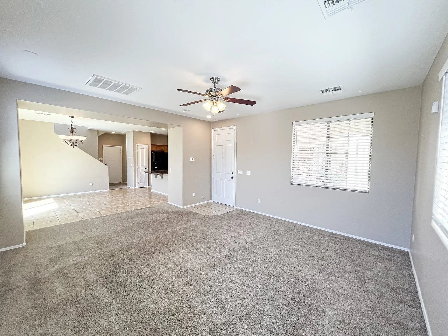 3 bed, 2.5 bath, 2109 sqft, $2,200 — Photo 2